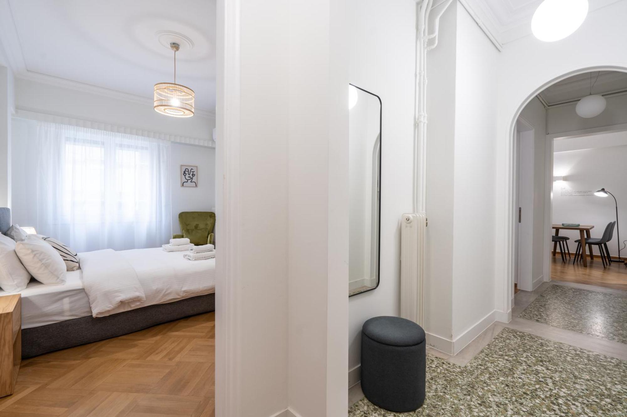 Metroscape Retreat Nearby Metro Station Apartment Атина Екстериор снимка