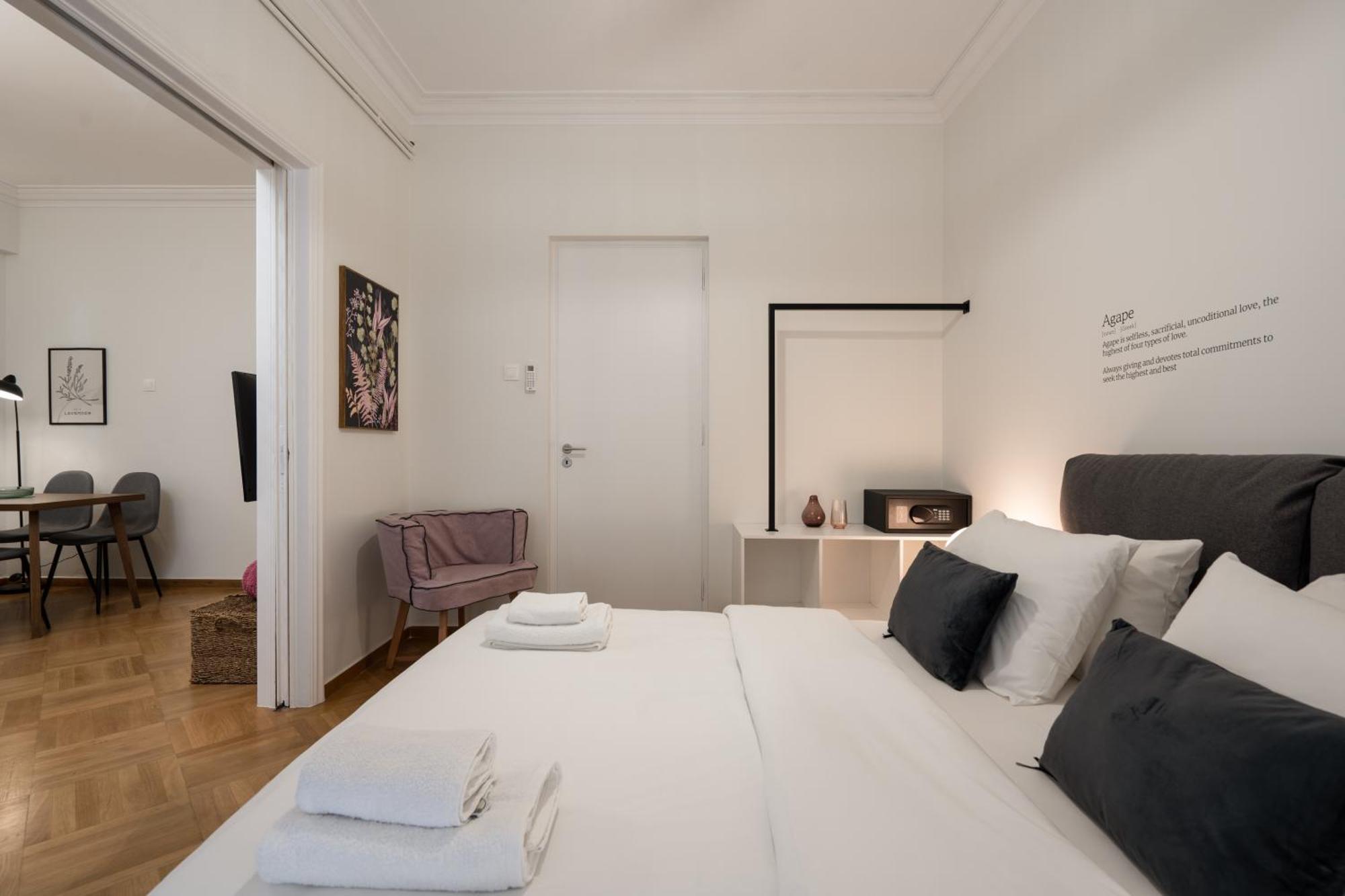 Metroscape Retreat Nearby Metro Station Apartment Атина Екстериор снимка