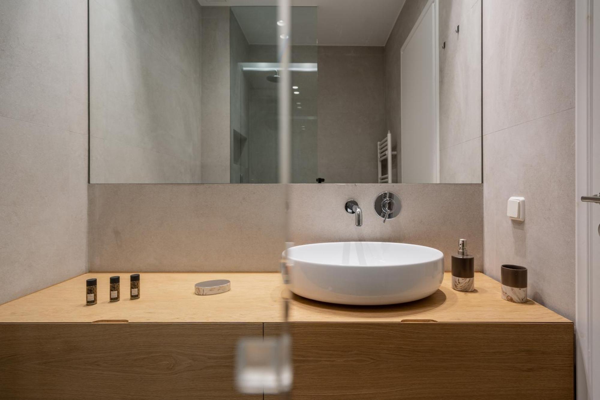 Metroscape Retreat Nearby Metro Station Apartment Атина Екстериор снимка